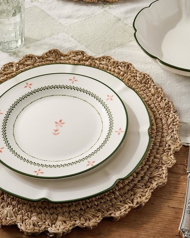 Ceramics for everyday table settings